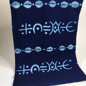 Pagne Bogolan tissé main, blanc et bleu, artisanal d’Afrique de l’Ouest, Mon Faso Dan Fani